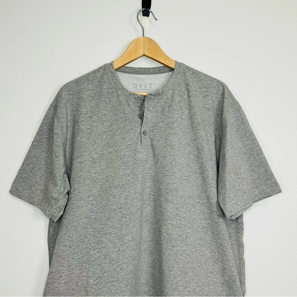 BYLT Signature Henley Drop-Cut Short Sleeve Shirt Large